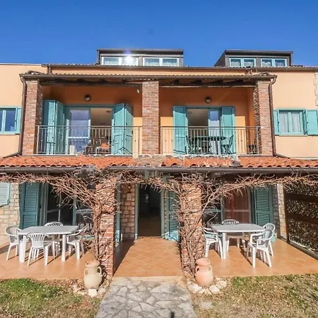 Bella Vista With Swimming Pool And Tennis Court Apartamento