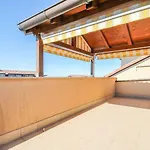 Bella Vista With Swimming Pool And Tennis Court 아파트