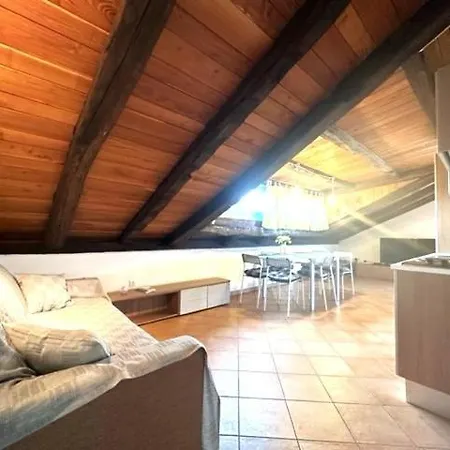 Bella Vista With Swimming Pool And Tennis Court Lägenhet