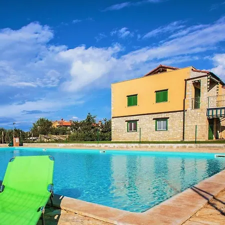 아파트 Bella Vista With Swimming Pool And Tennis Court *